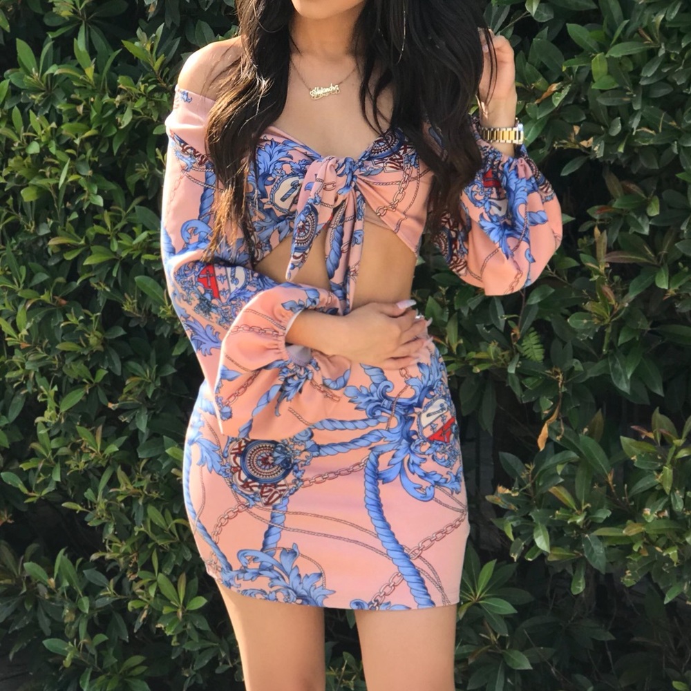 Pink chain tie up set